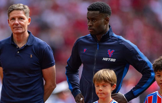 Ảnh bài viết Slot phá vỡ im lặng về Guehi, tiếc nuối cho Liverpool