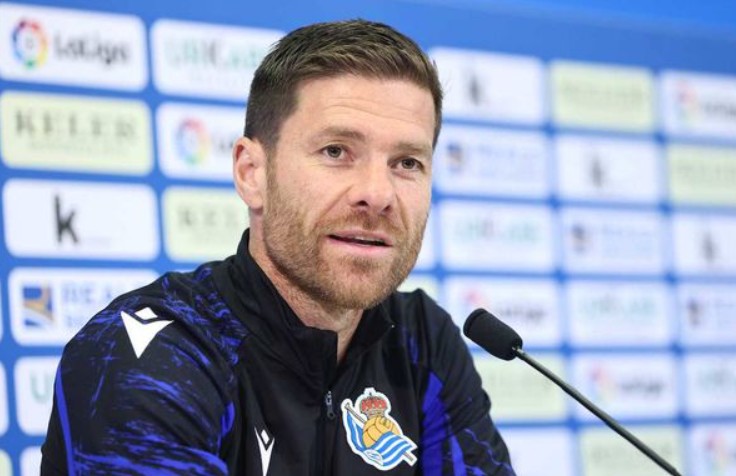 Xabi Alonso từng có thời gian dẫn dắt đội dự bị của Real Sociedad.