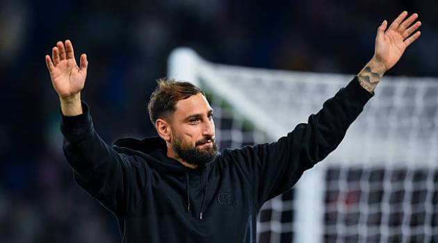 Guardiola: Donnarumma không cần phân phối bóng như Ederson - game plants vs zombies game vui