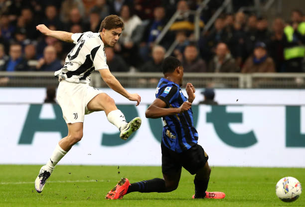 Inter Milan chạm trán Juventus sau khi vừa đón nhận thất bại trước Udinese ở vòng đấu mới nhất.
