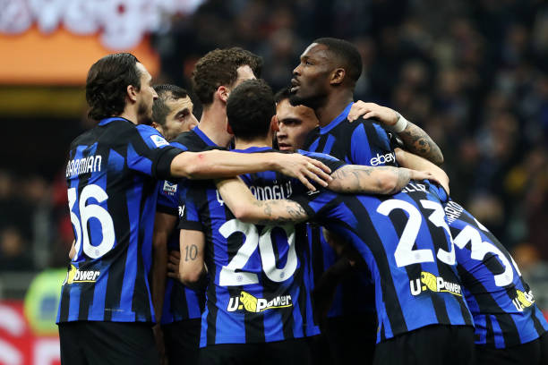 Hàng phòng ngự Inter Milan không còn duy trì được sự chắc chắn. 