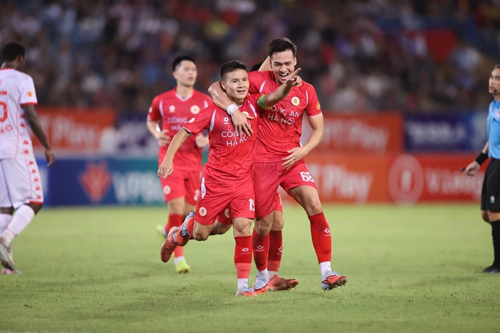 Ảnh bài viết Siêu phẩm của Quang Hải khiến HLV Chu Đình Nghiêm phải thốt lên lời khen ngợi