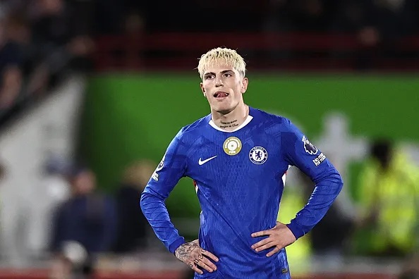 Garnacho vừa lập công vừa mắc lỗi khi ra mắt Chelsea.