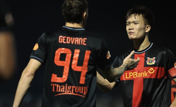 Hoàng Đức ghi siêu phẩm giúp Ninh Bình vượt khó.