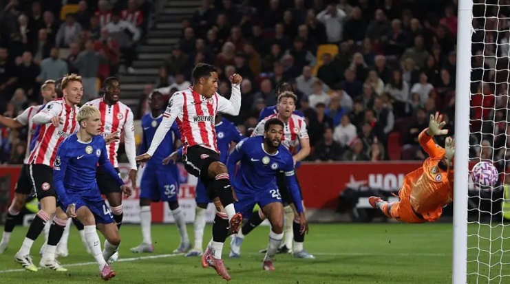 Ảnh bài viết Brentford và ''vũ khí'' ném biên xa khiến Chelsea ôm hận
