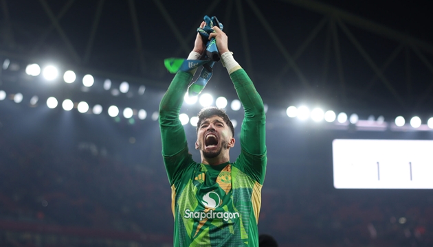 Altay Bayindir có cơ hội cuối cùng tại Man United