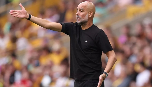 Pep Guardiola cũng đang phải đối mặt với áp lực nặng nề.