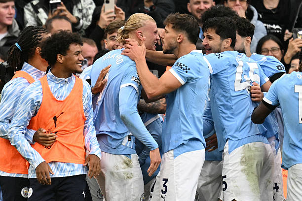 Ảnh bài viết Neville khen ngợi bàn thắng hoàn hảo của Haaland