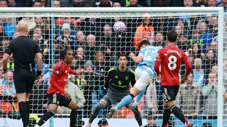 Phil Foden - 8,1: Foden ghi bàn mở tỉ số với một pha đánh đầu chính xác. Anh cũng đóng vai trò quan trọng trong bàn thắng thứ hai của Man City.