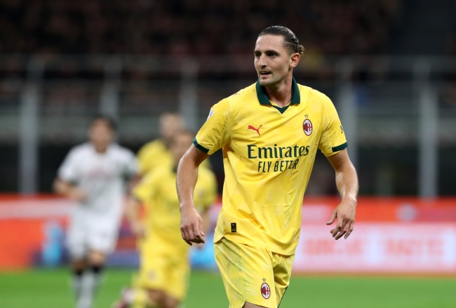 Rabiot trong màu áo Milan.