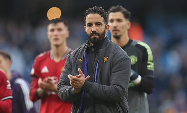 Ruben Amorim nhận hoàn toàn trách nhiệm sau trận thua Manchester City.