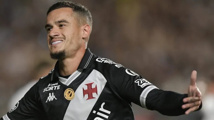 Coutinho sút phạt tuyệt đẹp, gợi nhớ những ngày đỉnh cao