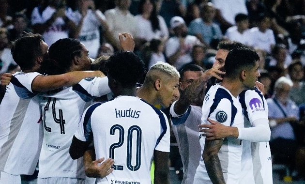 Tottenham có trận ra quân tại Champions League
