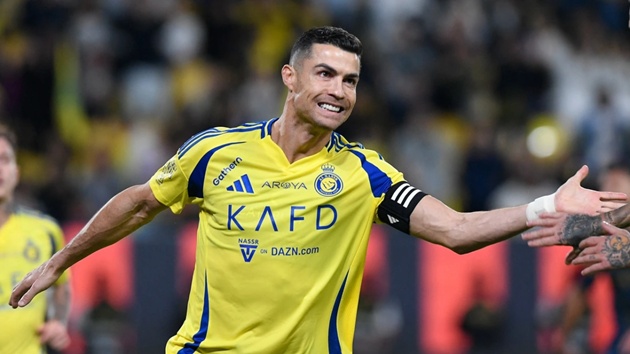 Ronaldo khó có cơ hội gặp Nam Định hay CAHN