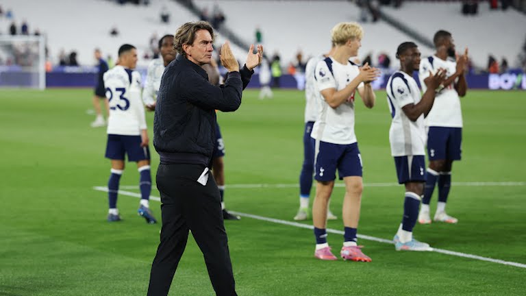 Spurs đã tấn công một cách trực diện.