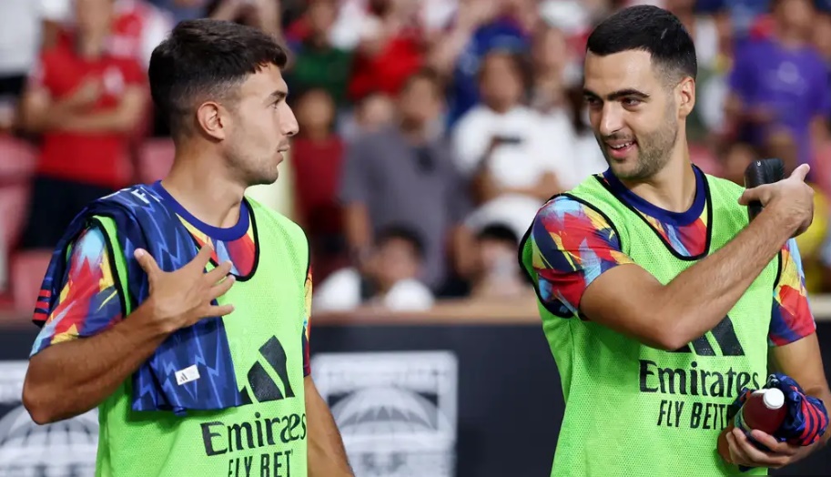 Zubimendi và Merino từng khoác chung màu áo Real Sociedad.