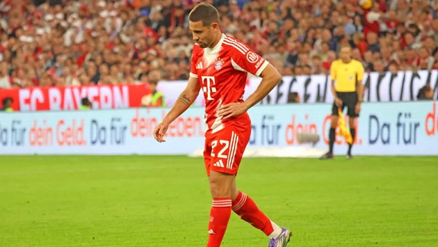 Ảnh bài viết Bayern mất Guerreiro vì chấn thương cơ bụng trước Chelsea