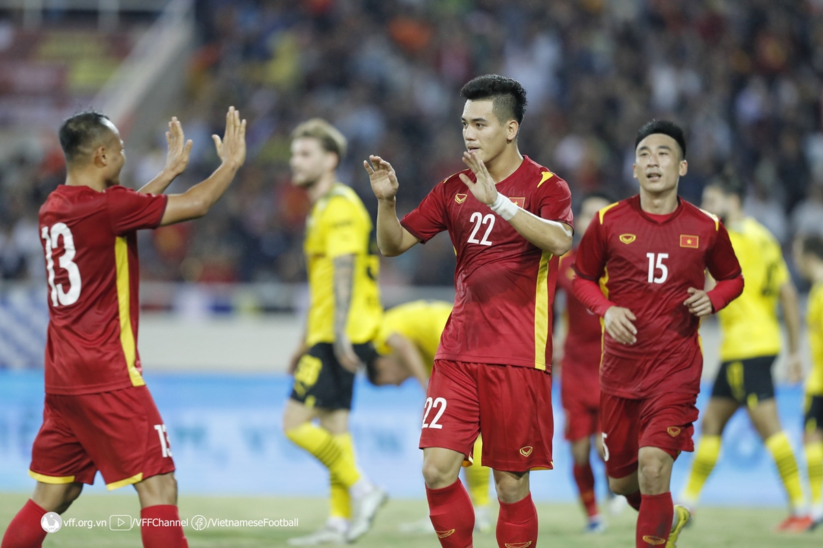 Trận đấu giữa Việt Nam và Borussia Dortmund không có thời gian bù giờ hiệp 2 vì là giao hữu và yêu cầu từ đội khách. Ảnh: VFF.