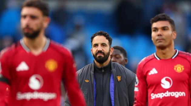 Ảnh bài viết Ruben Amorim phải thay đổi chiến thuật để cứu vãn Man United