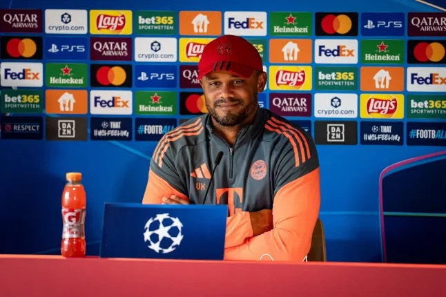 Ảnh bài viết Kompany lên tiếng về quyết định của Chelsea với Sterling