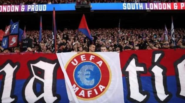 Ảnh bài viết Crystal Palace bị phạt 10.000 euro vì băng rôn 'UEFA Mafia'