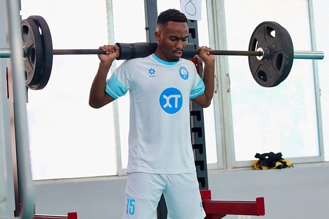 Ảnh bài viết Ngoại binh Nam Định ra nước ngoài điều trị chấn thương