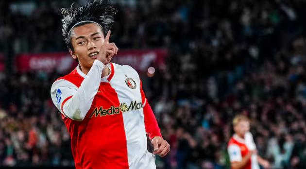 Ảnh bài viết Van Persie toàn thắng 5 trận, Feyenoord dẫn đầu Eredivisie