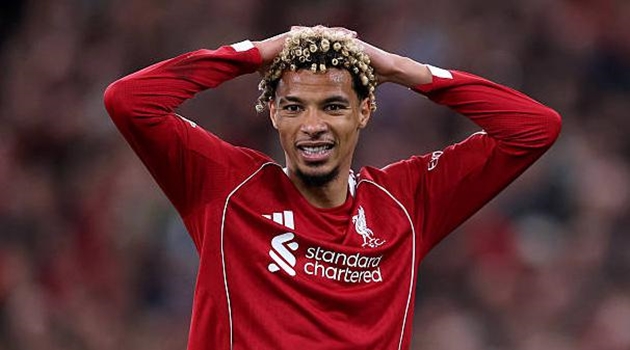 Hugo Ekitike (6.1): Không may khi bị loại khỏi đội hình xuất phát trong trận mở màn Champions League. Anh đã có một số pha chạm bóng tốt nhưng lại bỏ lỡ cơ hội ghi bàn tuyệt vời ở những giây cuối cùng.Alexis Mac Allister (6.2): Sau khi dính chấn thương vào cuối tuần, không có gì ngạc nhiên khi cầu thủ người Argentina được đưa vào sân thay người trong hiệp hai. Tuy nhiên, anh đã gặp khó khăn trong việc bắt nhịp.Conor Bradley: (5.9): Tiếp quản vị trí hậu vệ phải từ Frimpong trong 30 phút cuối nhưng không tạo ra được nhiều mối đe dọa tấn công. Anh cũng nhận thẻ vàng sau khi bị đối phương vượt qua ở phần sân nhà.