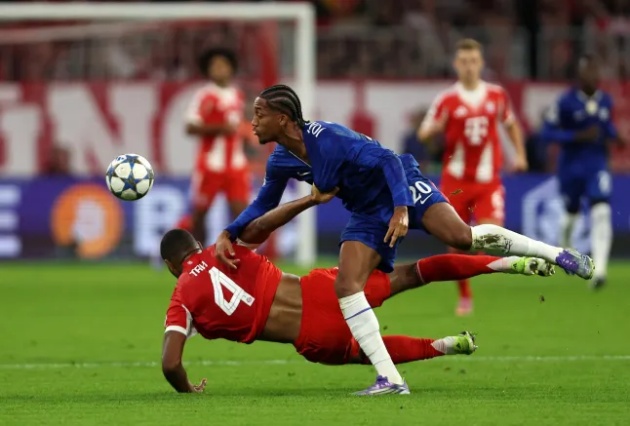 HLV Chelsea: 'Chắc phải thấy máu thì trọng tài mới rút thẻ đỏ'