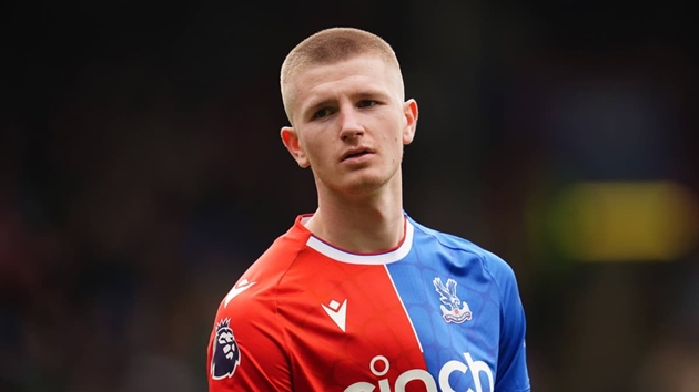Chelsea theo đuổi Adam Wharton.