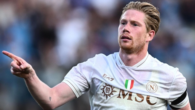 HLV Guardiola chắc chắn sẽ gặp khó khăn trong việc khóa chặt De Bruyne.