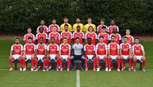 Arsenal công bố ảnh đội hình mới, hé lộ tình hình chấn thương