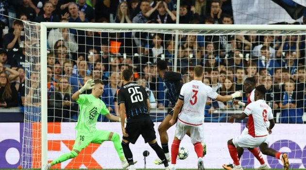 Brugge đè bẹp Monaco 4