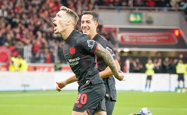 Ngôi sao Tây Ban Nha từng lập cú đúp đá phạt trước Frankfurt