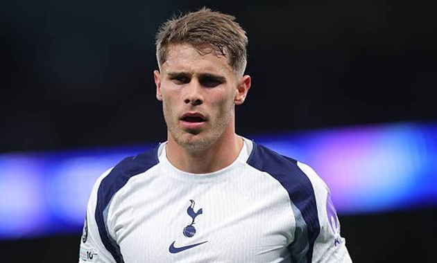 Ảnh bài viết Chuyển nhượng tối 19/9: Chelsea và Liverpool tranh Van de Ven; Arsenal tính chi đậm cho Sancet