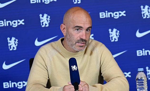 Enzo Maresca yêu cầu Alejandro Garnacho cải thiện khả năng phòng ngự.