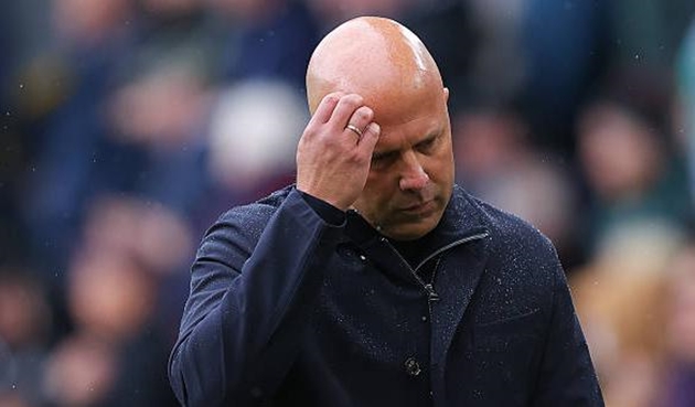 Arne Slot sẽ phải xoay tua đội hình ở trận đấu với Everton.