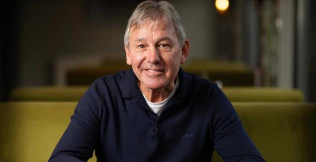 Bryan Robson: 'Tôi sẽ kiếm được 500.000 bảng mỗi tuần nếu thi đấu bây giờ'