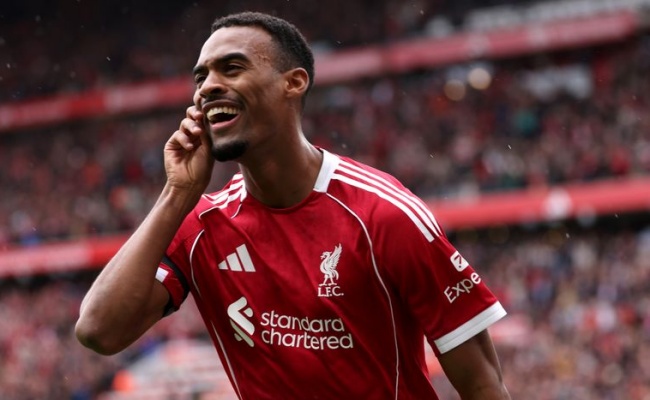 Ảnh bài viết Peter Crouch 'thách thức', Gravenberch có câu trả lời hoàn hảo