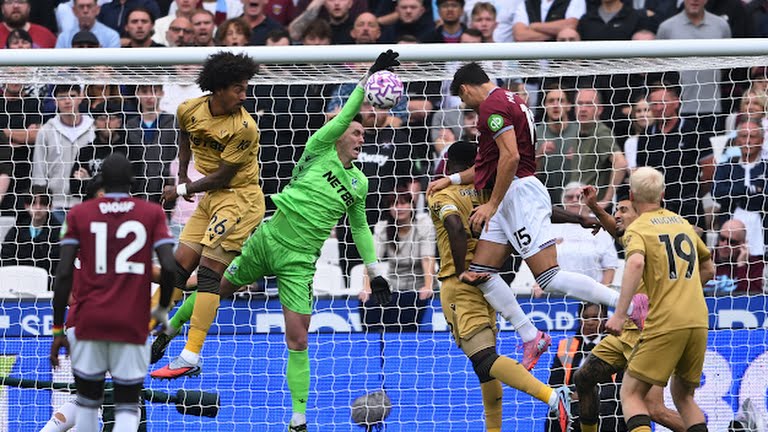 Ảnh bài viết Guehi tỏa sáng, Palace chen chân vào top 4