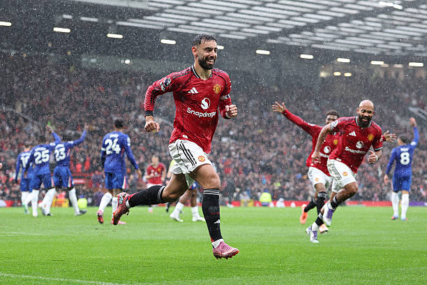 Bruno Fernandes: 7.8 điểm. Đi vào lịch sử với pha lập công thứ 100 cho Man Utd, góp công lớn giúp Quỷ đỏ giành trọn 3 điểm.