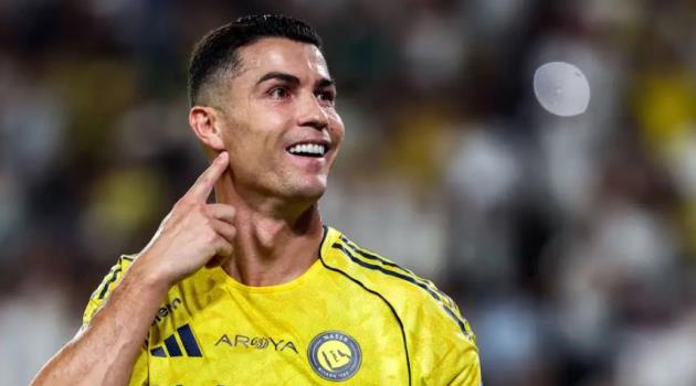 Ronaldo thăng hoa trong chiến thắng của .