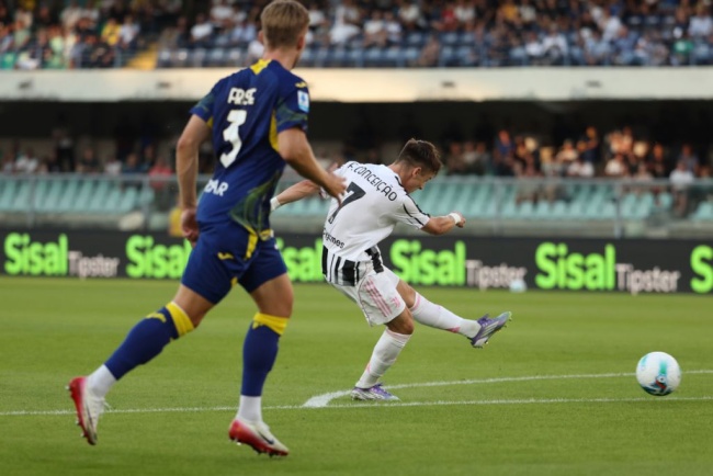 Conceicao ghi bàn cho Juventus.