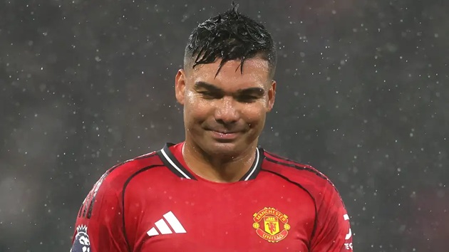 Casemiro đã bị đuổi trước Chelsea.