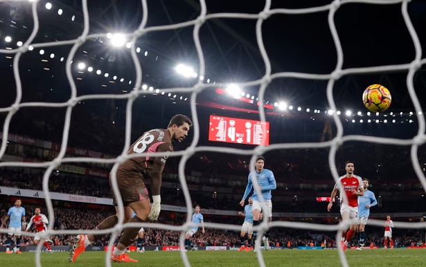 Arsenal đã giành chiến thắng tưng bừng trước Man City ở Emirates mùa trước.