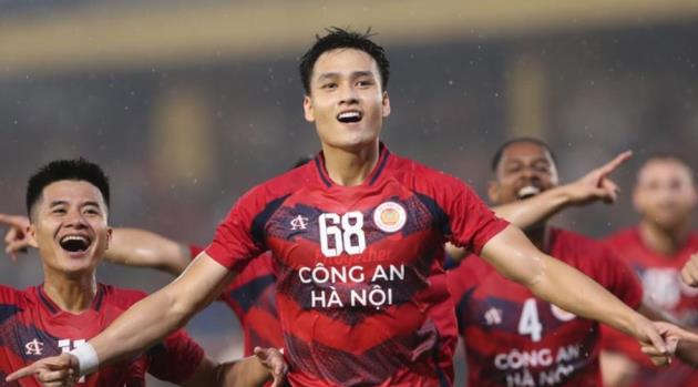 Việt Anh phải nghỉ thi đấu từ 3-4 tuần.