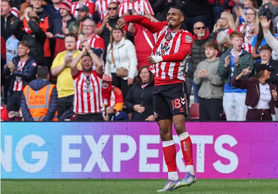 Isidor giúp Sunderland giữ lại 1 điểm trên sân nhà.