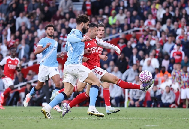 Martinelli lại toả sáng cho Arsenal.
