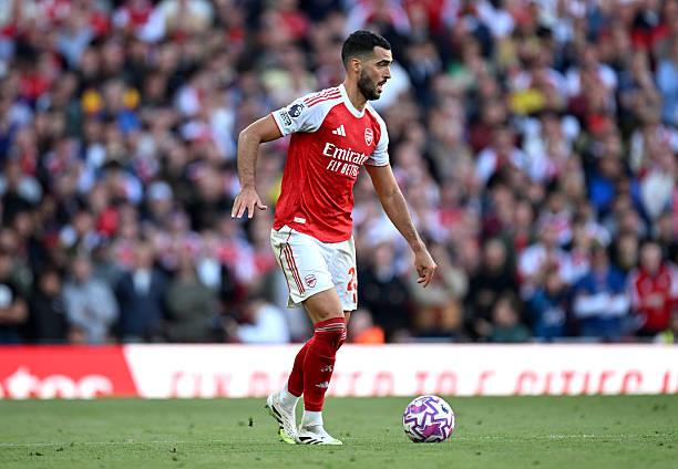Mikel Merino: 5.8 điểm. Một trận đấu mờ nhạt của Merino, anh hầu như không có bất kỳ đóng góp nào nổi bật trên sân.