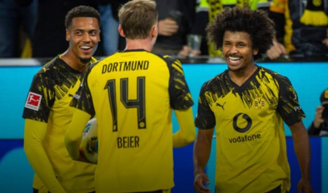 Dortmund đánh bại Wolfsburg 1-0.